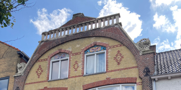 Art Nouveau tegeltableau in Leeuwarden
